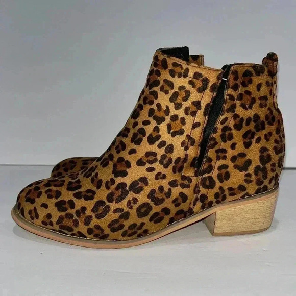 Corkys boutique leopard print booties boots heeled in EUC ❤️ - Picture 5 of 8